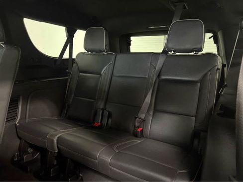 Used 2024 GMC Yukon XL SLT w/ Max Trailering Package AWD/4WD image 17