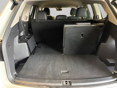 Used 2025 Volkswagen Atlas SE AWD/4WD image 37