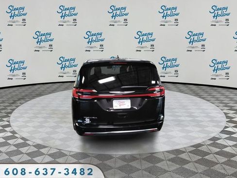 Used 2024 Chrysler Pacifica Touring-L image 6