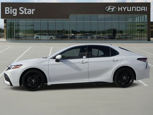 Used 2023 Toyota Camry XSE image 2