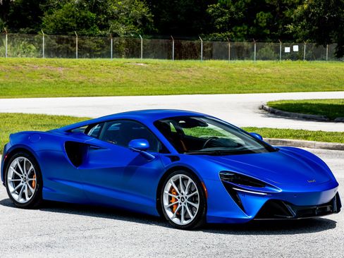 Used 2023 McLaren Artura PERFORMANCE image 28