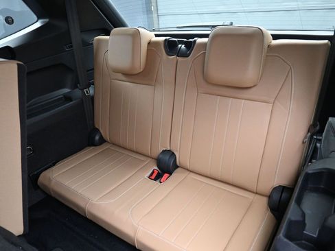 Used 2022 Volkswagen Tiguan SE image 29