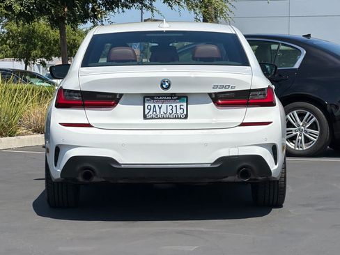 Used 2022 BMW 330e w/ M Sport Package RWD image 8