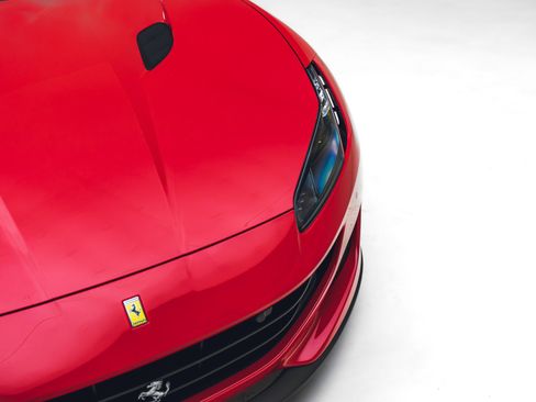 Used 2019 Ferrari Portofino RWD image 17