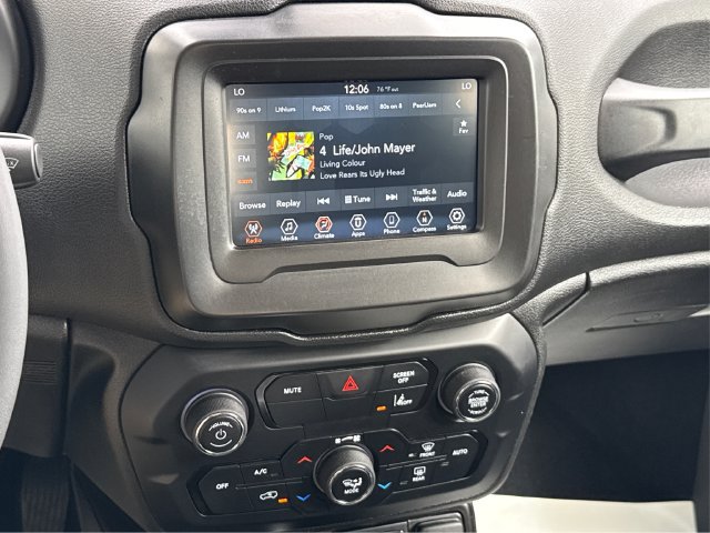 Used 2021 Jeep Renegade Latitude AWD/4WD image 15