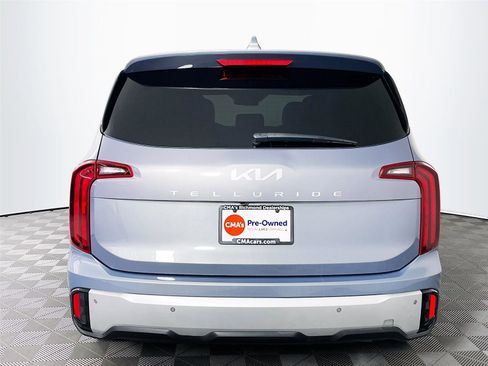 Used 2024 Kia Telluride LX image 9