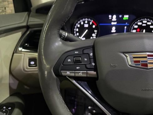 Used 2020 Cadillac XT6 Premium Luxury FWD image 16
