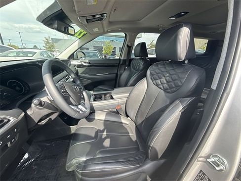 Certified 2022 Hyundai Palisade Limited w/ Winter Package image 11