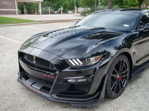 Used 2022 Ford Mustang Shelby GT500 w/ Technology Package RWD image 39