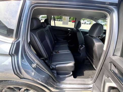 Used 2024 Volkswagen Tiguan SE AWD/4WD image 16