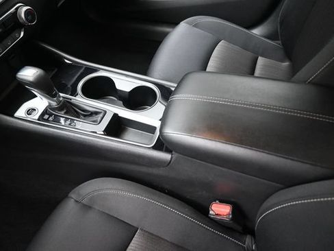 Used 2024 Nissan Altima 2.5 SV FWD image 29
