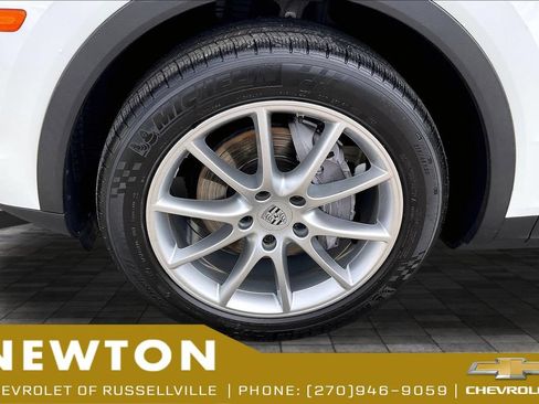 Used 2019 Porsche Cayenne AWD/4WD image 9