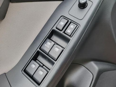 Used 2014 Subaru Forester 2.5i image 16