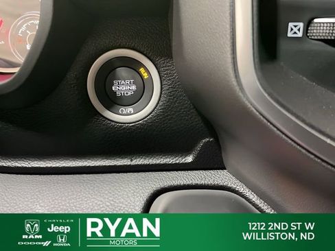New 2026 RAM 1500 Big Horn AWD/4WD image 34