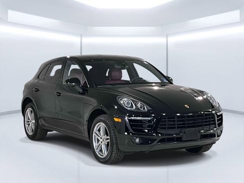 Used 2018 Porsche Macan AWD/4WD image 3