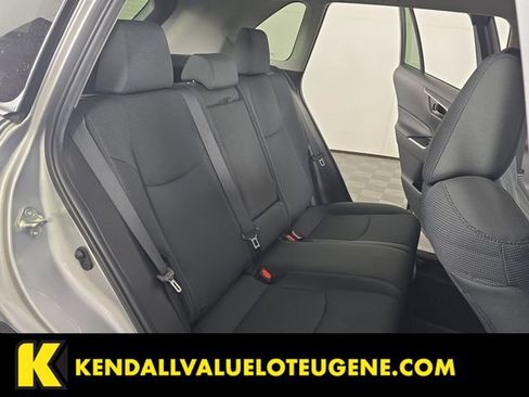 Used 2022 Toyota RAV4 LE AWD/4WD image 26
