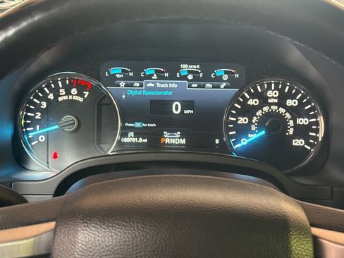 Used 2018 Ford F150 Platinum w/ Equipment Group 701A Luxury AWD/4WD image 34