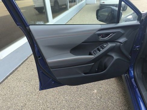 Used 2025 Subaru Crosstrek 2.5i Limited AWD/4WD image 15