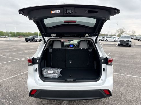 Certified 2026 Toyota Highlander XLE image 20