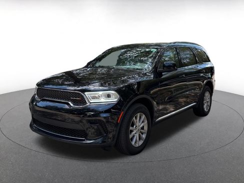 Used 2024 Dodge Durango SXT AWD/4WD image 3