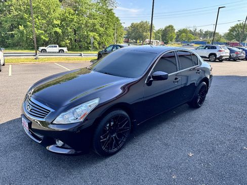 Used 2013 INFINITI G37 x Sedan w/ Premium Pkg AWD/4WD image 2