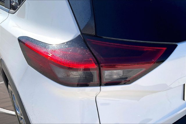 Used 2023 Nissan Rogue S AWD/4WD image 27