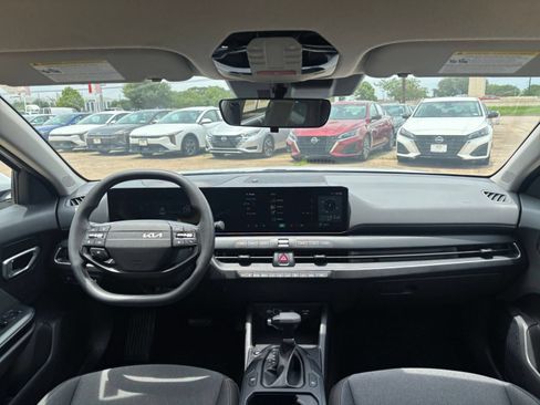 Used 2025 Kia K4 FWD image 32