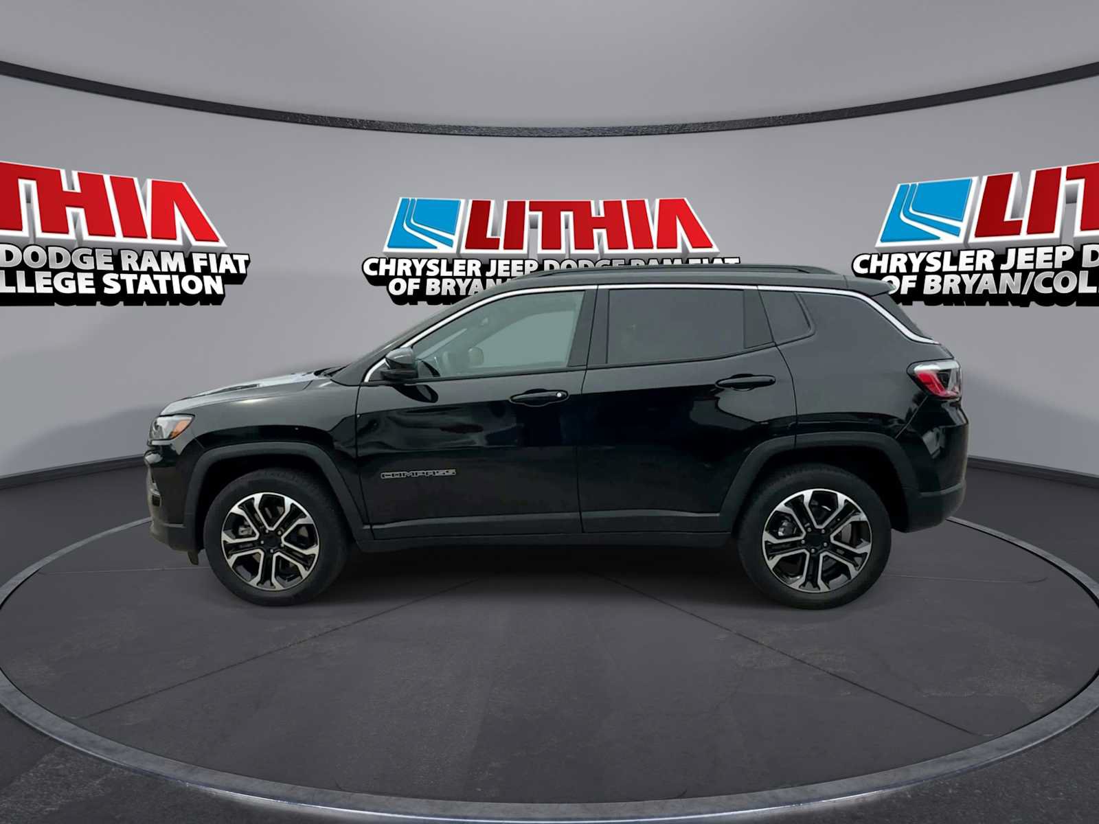 Used 2023 Jeep Compass Limited AWD/4WD image 5