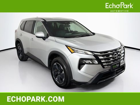 Used 2025 Nissan Rogue SV FWD image 1
