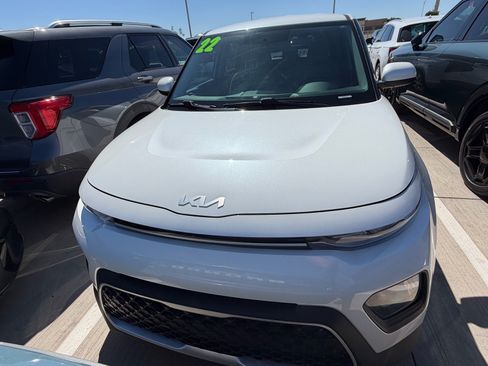 Certified 2022 Kia Soul LX FWD image 4