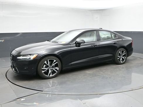 Used 2024 Volvo S60 B5 Plus w/ Climate Package AWD/4WD image 4