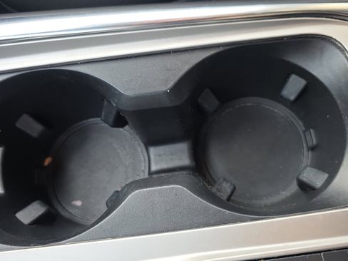 Used 2022 Ford Explorer XLT w/ Equipment Group 202A image 19