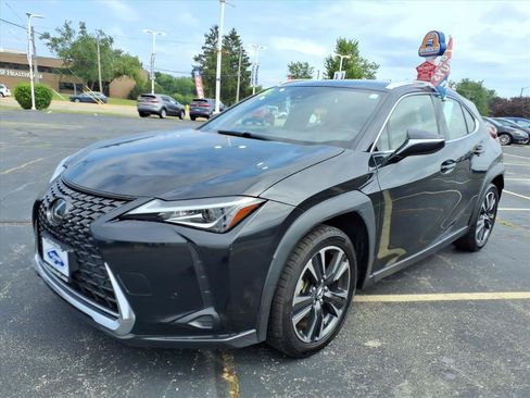 Used 2021 Lexus UX 200 w/ Accessory Package (Z1) FWD image 3