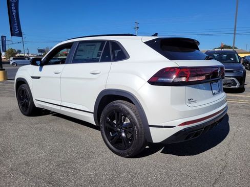 New 2026 Volkswagen Atlas Cross Sport SEL R-Line image 8