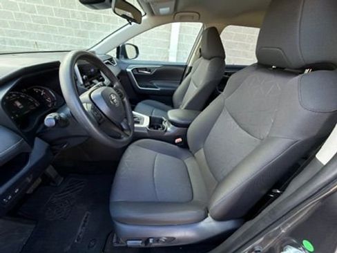 Used 2023 Toyota RAV4 XLE image 19