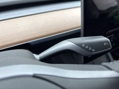 Used 2023 Tesla Model Y Long Range image 14