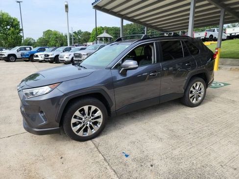 Used 2021 Toyota RAV4 XLE Premium AWD/4WD image 5