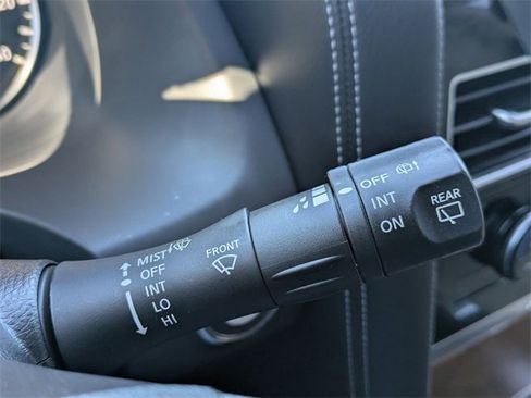 Used 2021 Nissan Armada SL w/ Captain's Chairs Package image 25