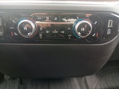 New 2026 GMC Sierra 1500 SLE image 11