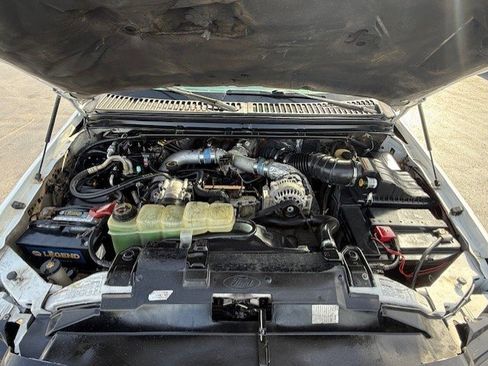 Used 2001 Ford F350 XL image 19