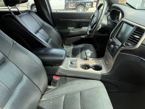 Used 2014 Jeep Grand Cherokee Limited w/ Trailer Tow Group IV AWD/4WD image 4