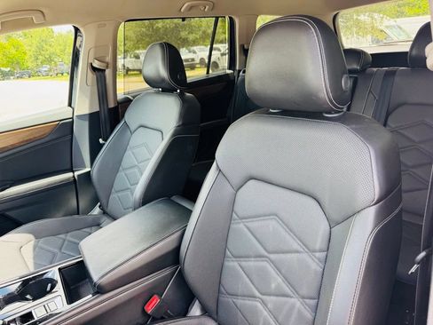 Used 2024 Volkswagen Atlas SE AWD/4WD image 10