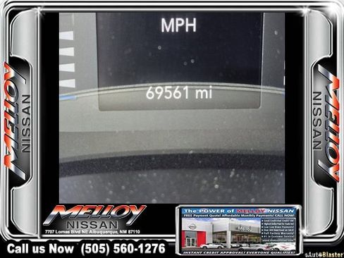 Used 2023 Chrysler Voyager LX FWD image 11