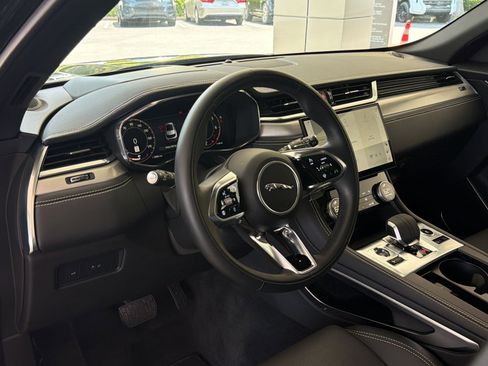 Used 2026 Jaguar F-PACE R-Dynamic S AWD/4WD image 4