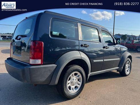 Used 2008 Dodge Nitro SXT RWD image 2