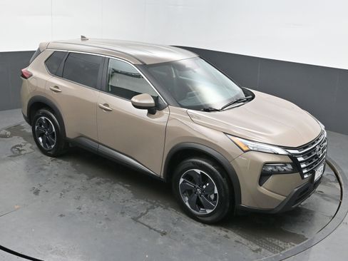 Used 2025 Nissan Rogue SV image 33