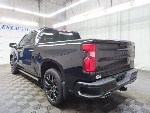 Used 2022 Chevrolet Silverado 1500 High Country w/ Technology Package image 5