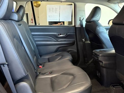 Used 2024 Toyota Grand Highlander AWD image 28