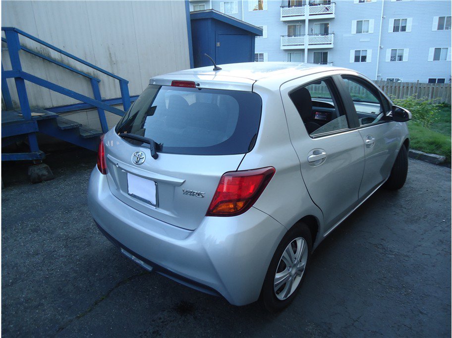 Used 2015 Toyota Yaris L FWD image 5