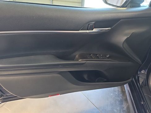 Used 2021 Toyota Camry SE w/ Carpet Mat Package (TMS) image 16